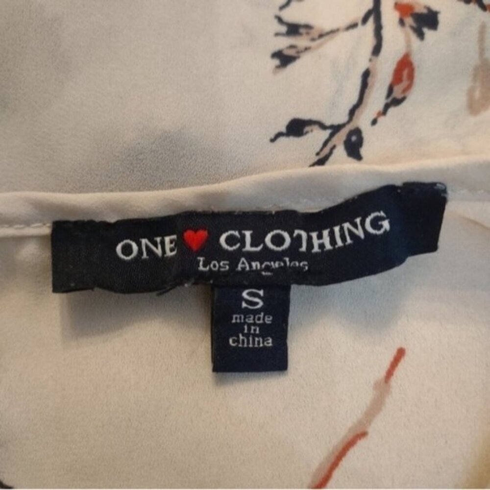 One clothing women's size small open shoulder floral blouse shirt top - Picture 6 of 7